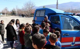 Çorum’da Jandarma Ekipleri Çocukları ve Aileleri Bilgilendiriyor