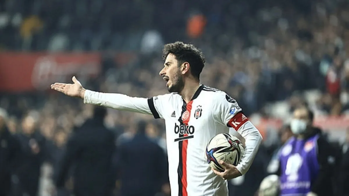 Eski milli futbolcu Oğuzhan Özyakup, 31 yaşında futbola veda etti