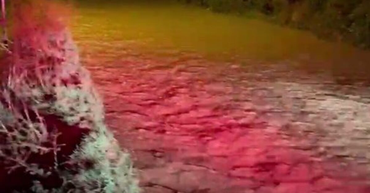 Anne ve çocuğu itfaiye kurtardı