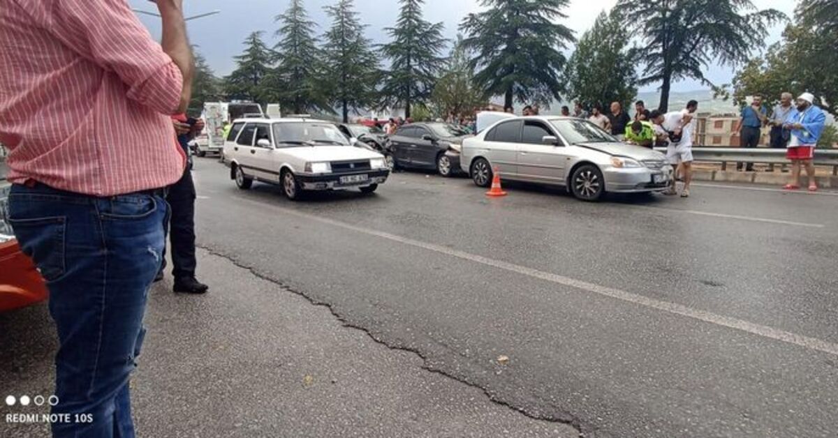 Denizli’de yağışın ardından zincirleme kaza: 5 yaralı