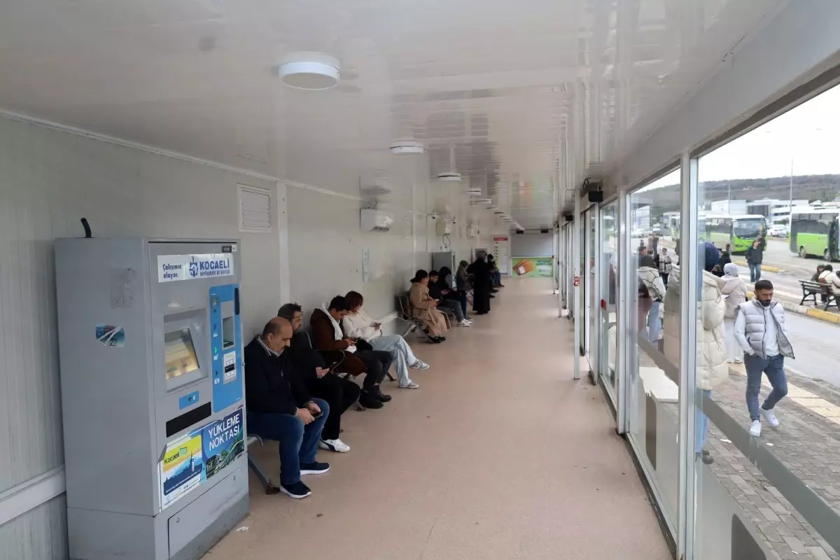 Kocaeli’de Akıllı Durakların İklimlendirme Cihazları Bakımından Geçti