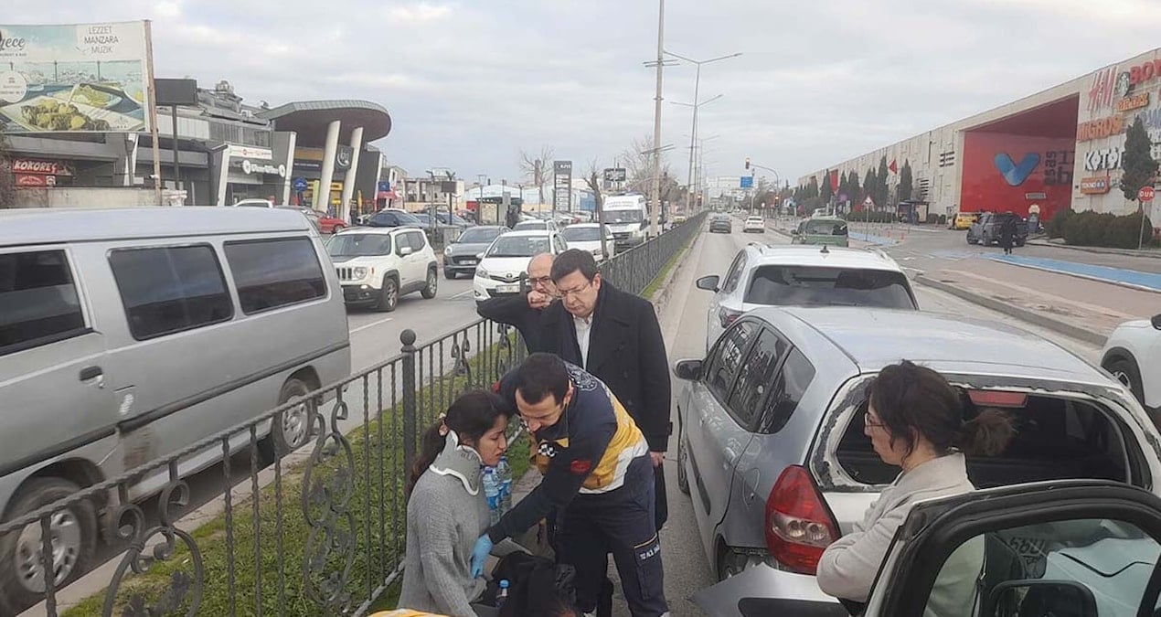 Çanakkale Belediye Başkanı Muharrem Erkek zincirleme kazaya karıştı: 1 yaralı