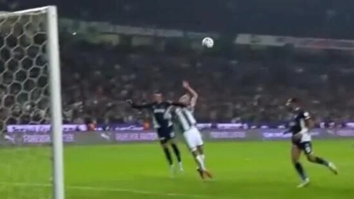 Konyaspor’un penaltı beklediği pozisyon