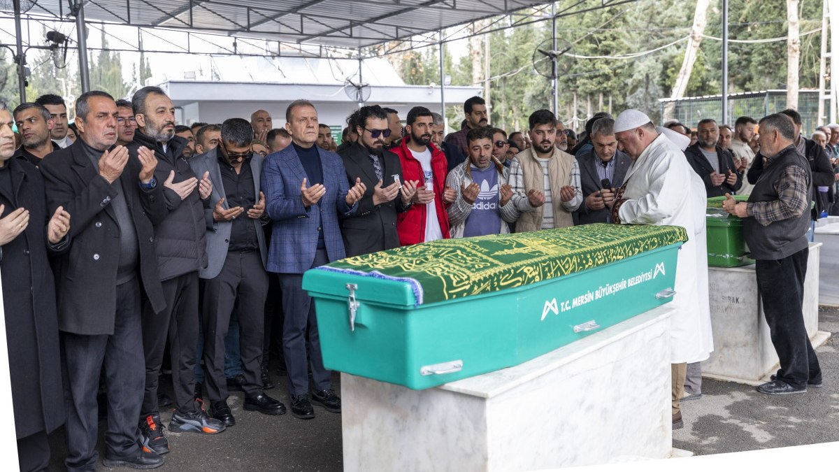 Mersin’de hayatını kaybeden fenomen ‘1 Milyon Mehmet’ toprağa verildi