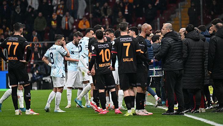 Galatasaray – Adana Demirspor maçı dünya basınında gündem oldu! ‘Türkiye’de büyük rezalet’