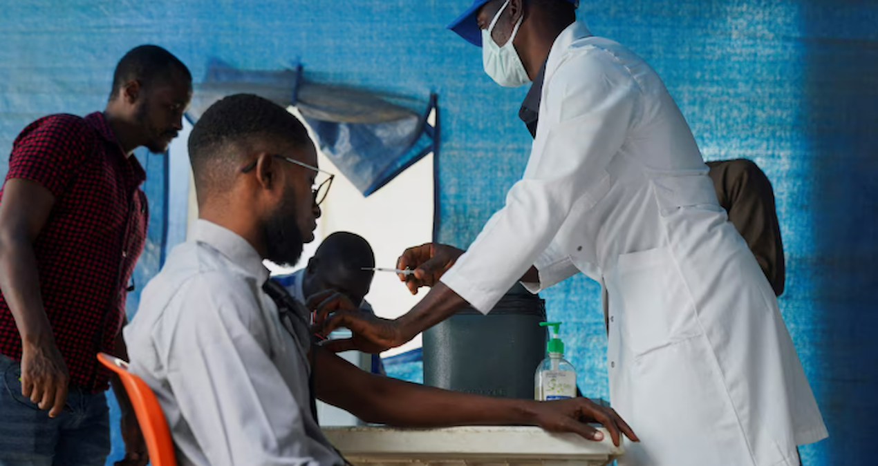 Ülkeyi etkisine alan ölümcül hastalığa karşı aşılama süreci başladı