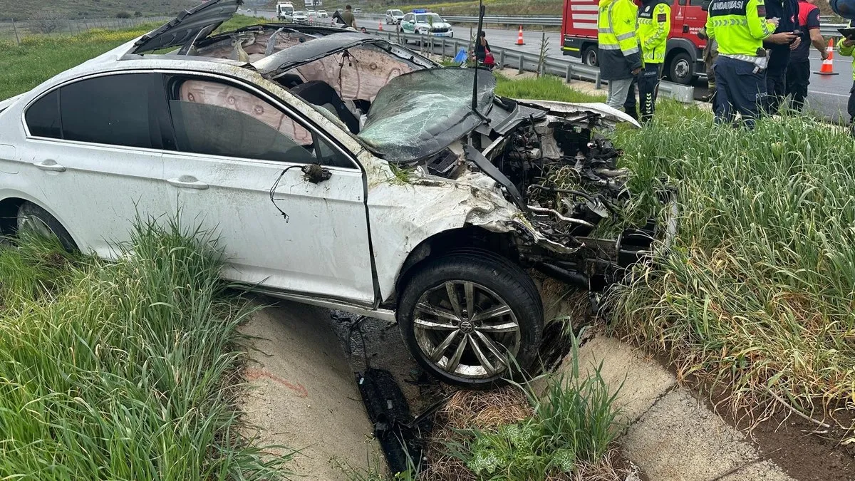 İzmir’de araç kaygan zeminde takla attı! 1 ölü, 4 yaralı